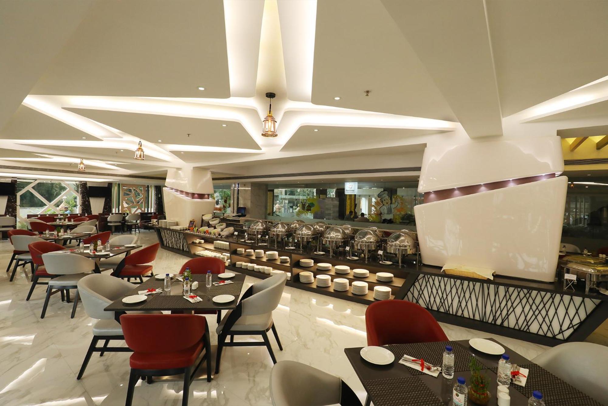 The Byke Suraj Plaza Pure Veg, Тане Екстериор снимка