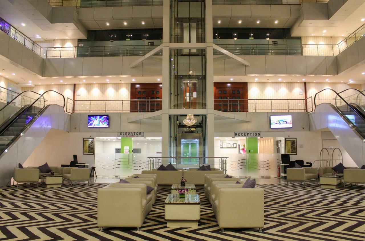 The Byke Suraj Plaza Pure Veg, Тане Екстериор снимка